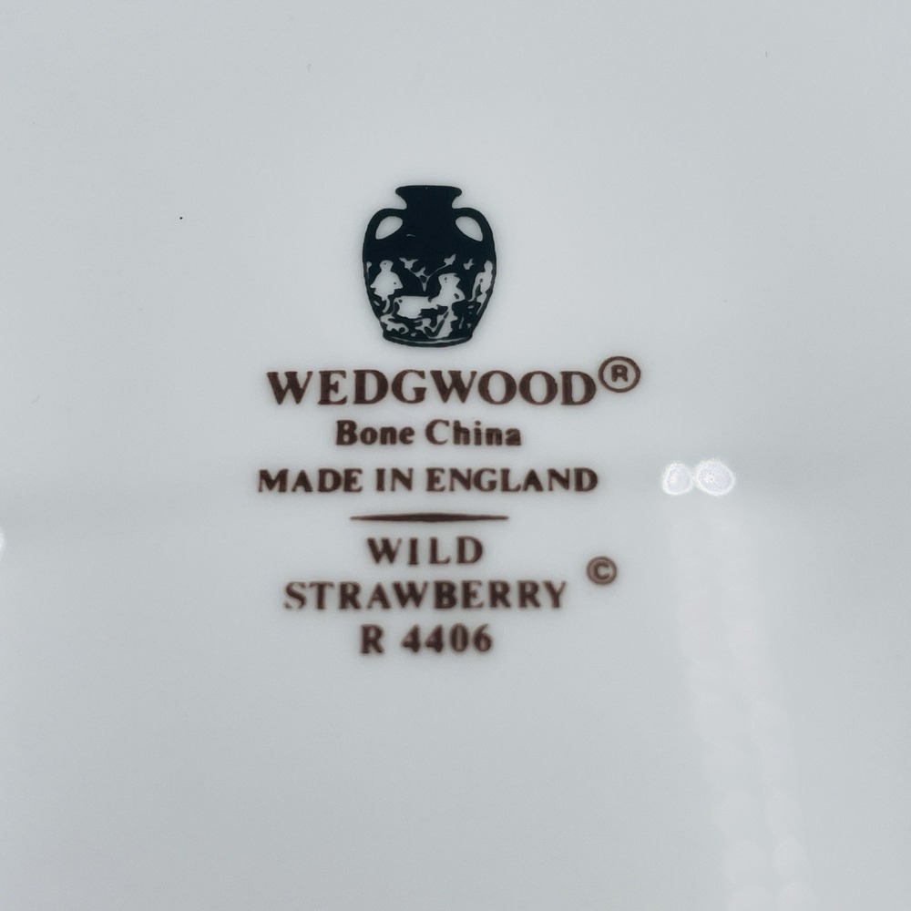 Wedgewood Wild Strawberry Bone China 8" Salad Plate Replacement Single R4406 - Picture 3 of 7